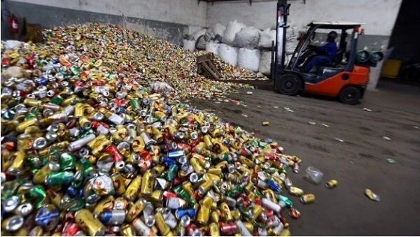 Leia mais sobre o artigo Brasil recicla quase 99% do total de latinhas consumidas em 2021