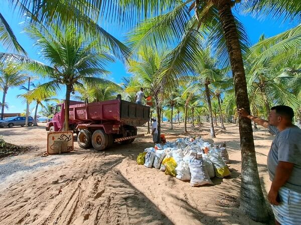 Leia mais sobre o artigo Owens Illinois, Revida e o Programa Península Lixo Zero se unem para viabilizar a coleta e a logística reversa de embalagens de vidro na região de Maraú, na Bahia